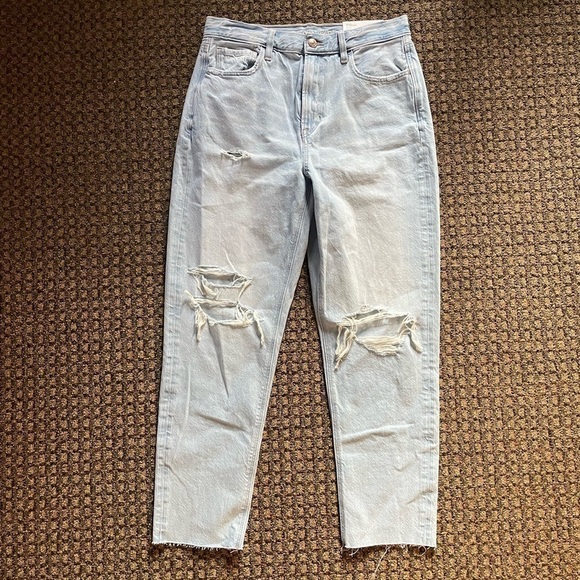 NWT American Eagle Mom Jeans High Rise Light Bright Indigo - Picture 1 of 6